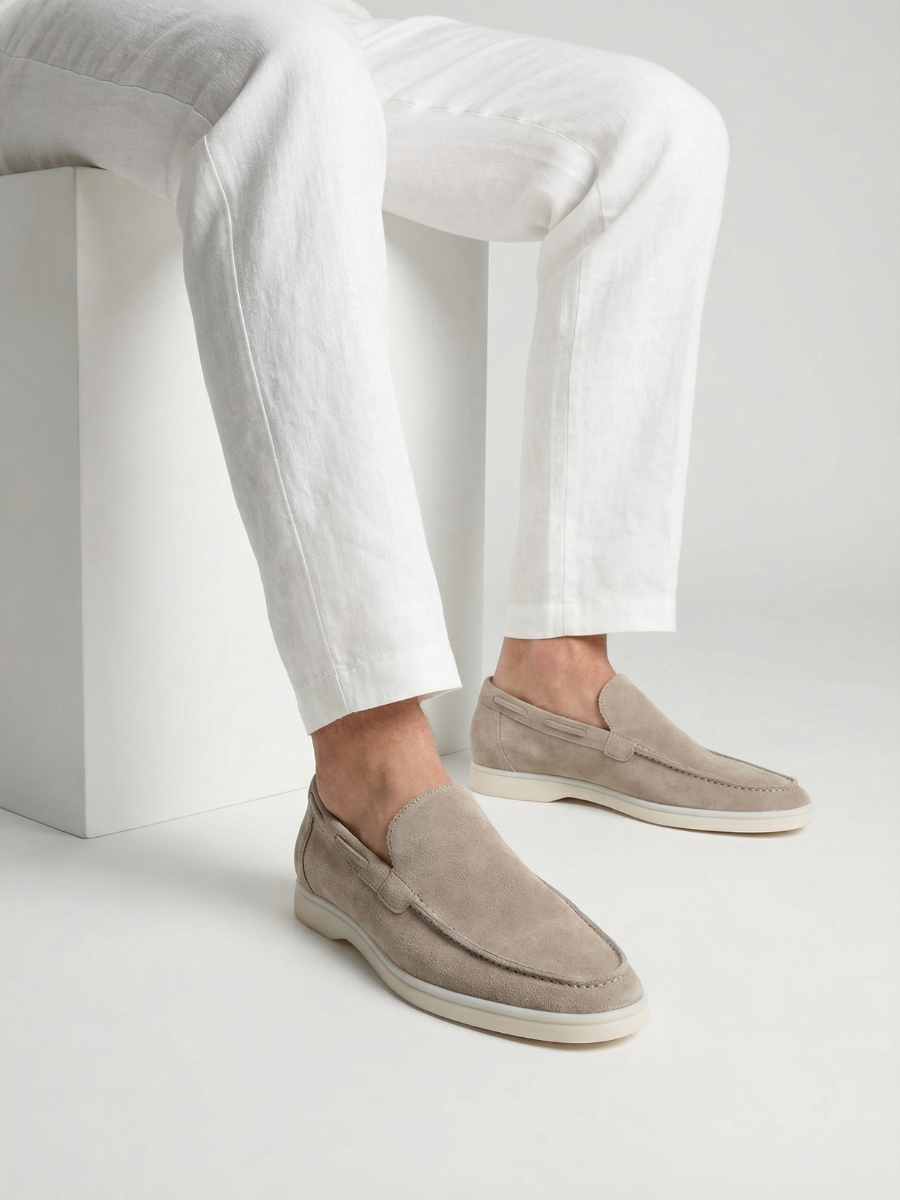 Hellgraue Yacht-Slipper