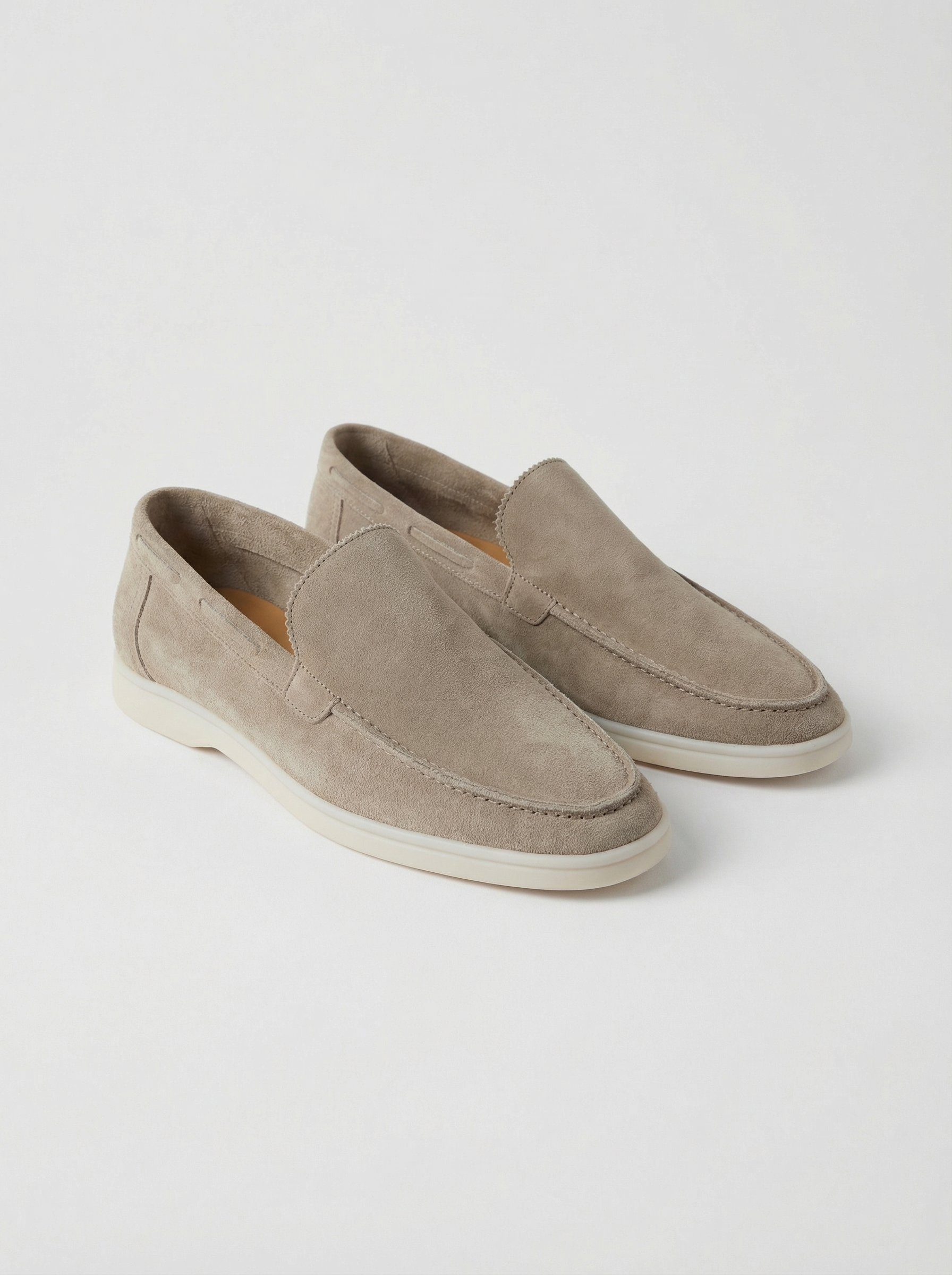 Hellgraue Yacht-Slipper