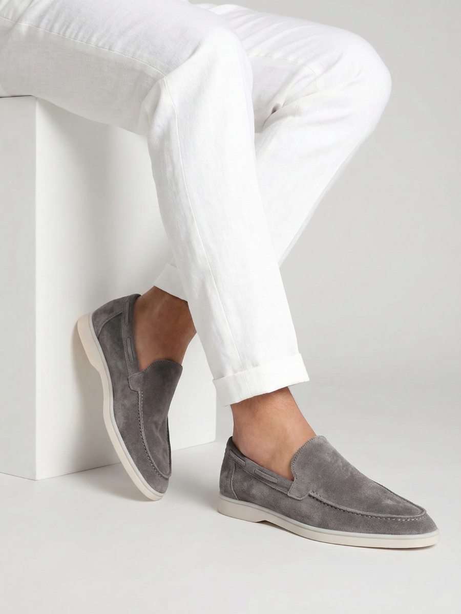 Graue Yacht-Slipper