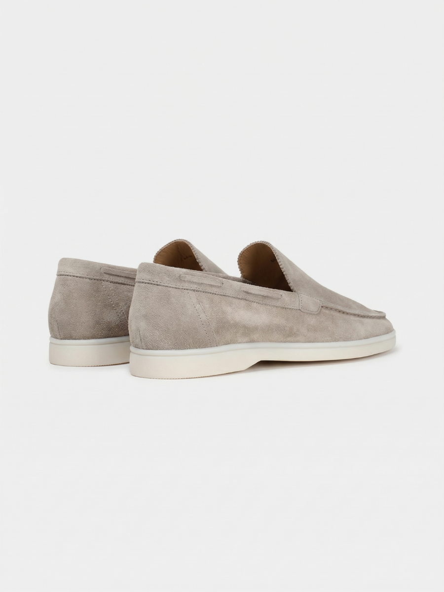 Hellgraue Yacht-Slipper