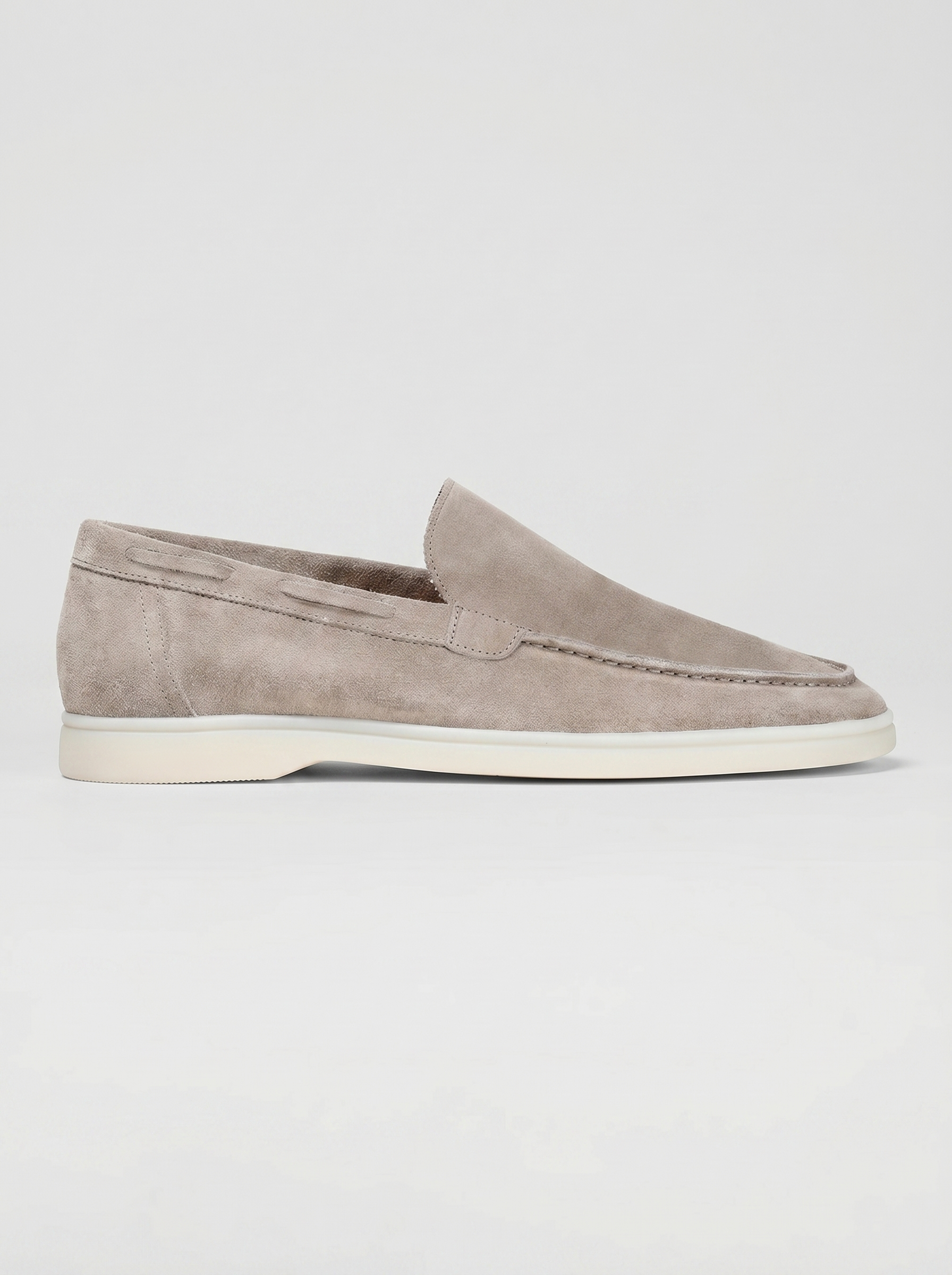 Hellgraue Yacht-Slipper