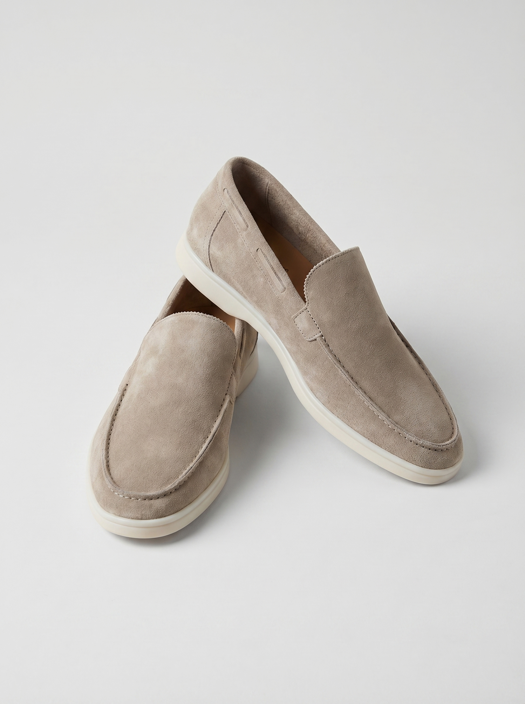 Hellgraue Yacht-Slipper